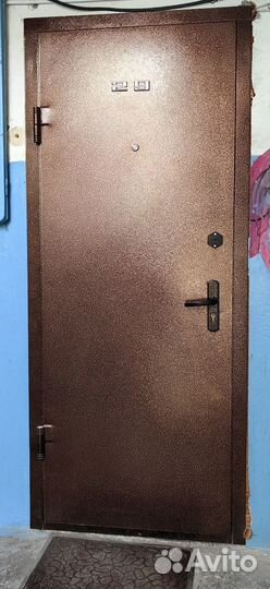 Дверь входная металлическая левая бу