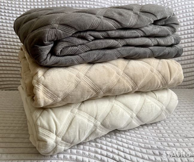 Покрывало стеганное велюр новое