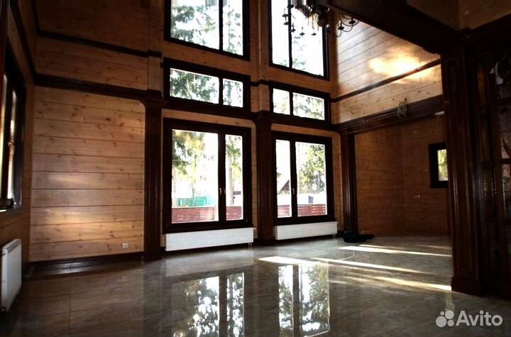 Деревянный потолок из массива дерева