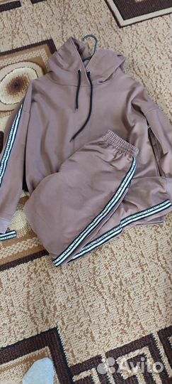 Спортивный костюм женский