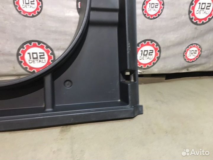 Ящик для инструментов правый Chevrolet Cruze HB