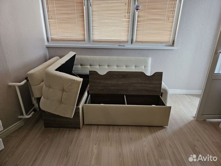 Уголок кухонный б.у