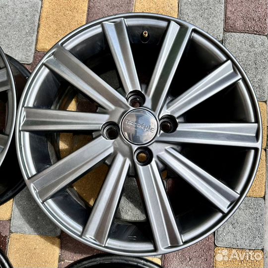 Диски литые камрики R15 LADA vesta priora granta