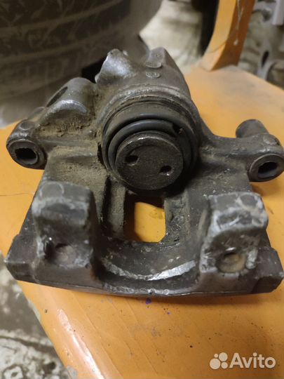 Суппорт на Форд focus 2