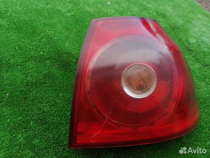 Фонарь задний правый 1K6945096Q Volkswagen Golf 5 0