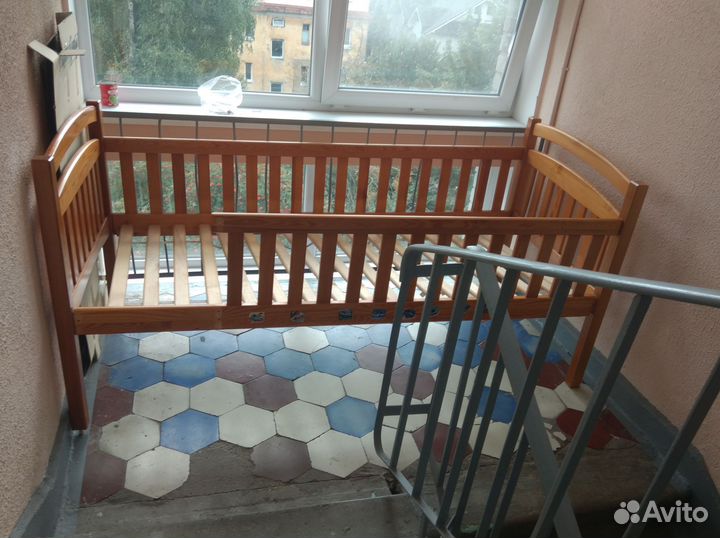 Кровать односпальная б/у