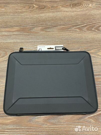 Чехол Thule Gauntlet для MacBook Pro 15-16 чёрный