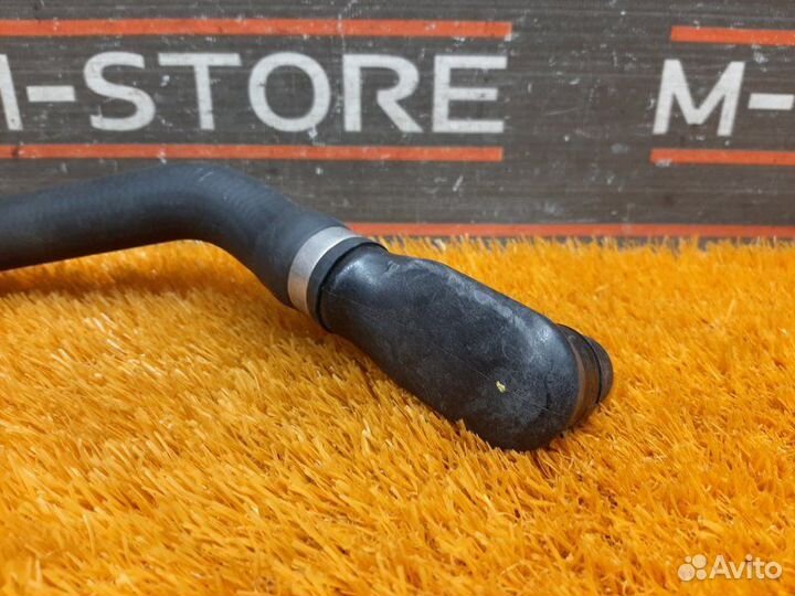 Патрубок системы охлаждения Mercedes-Benz E-Class