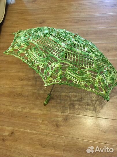 Зонт вязание зеленый и Нитки метанит 150 м серебро