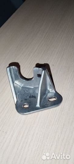 Кронштейн крепления троса кпп Рено arkana kaptur
