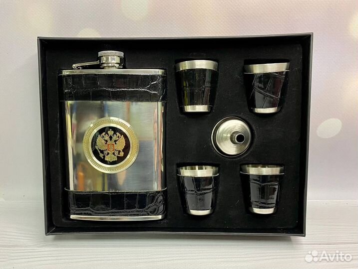 Фляжка с гербом России