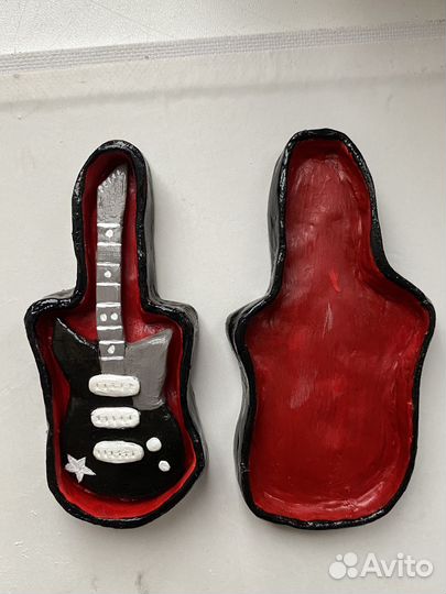 Сувенирная гитара ручной работы