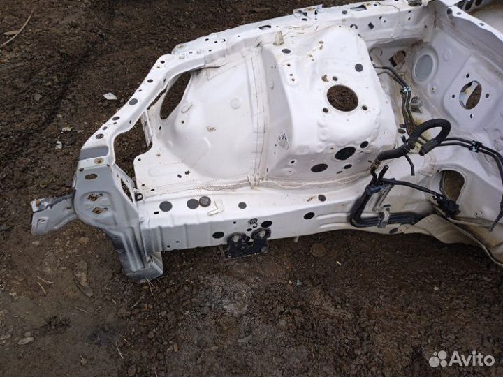 Лонжерон передний правый Toyota Mark X X120 2.5