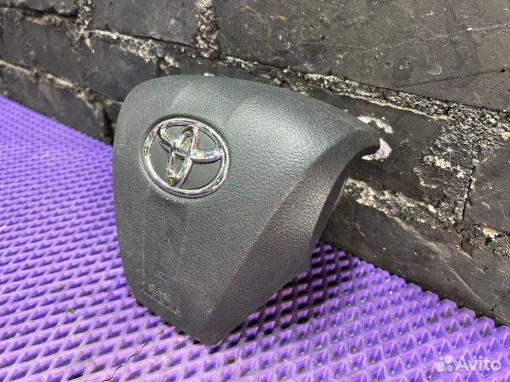 Подушка безопасности водителя Toyota Wish
