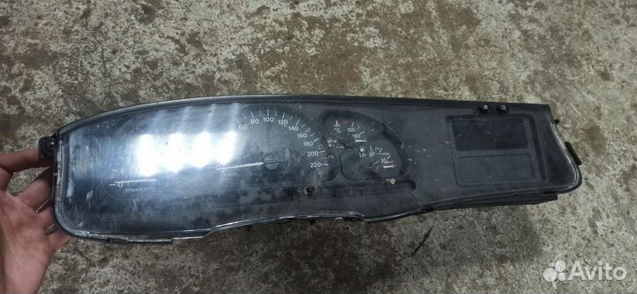 Приборная панель вектра б