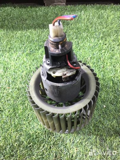 Моторчик отопителя Audi 100