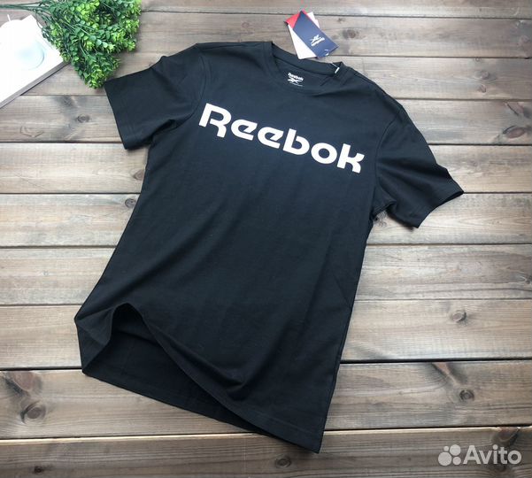 Черная футболка XS Reebok хлопок оригинал