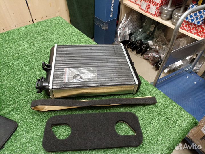Радиатор печки Вольво хс90 хс70 с80 с60 в70