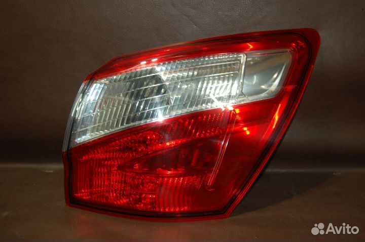 Фонарь правый наружный - Nissan Qashqai J10 2010