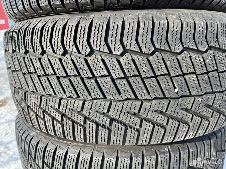 Continental NorthContact NC6 215/50 R17 95T