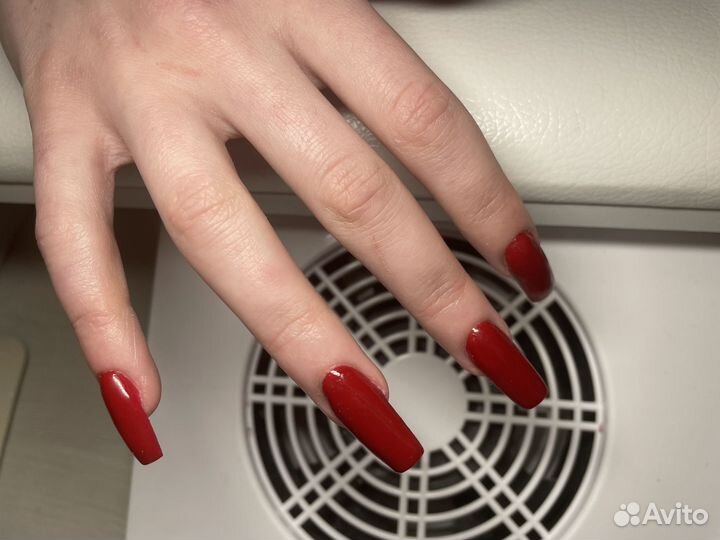 Модель на маникюр