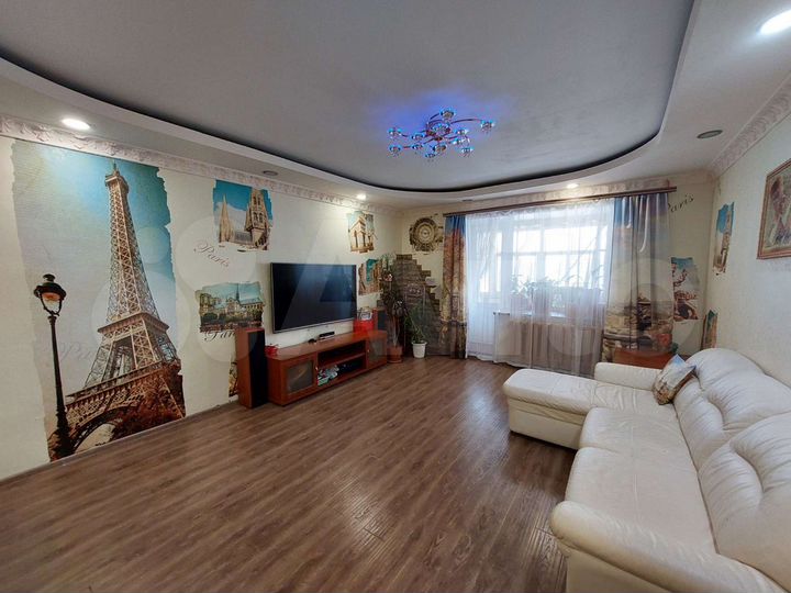 3-к. квартира, 90 м², 1/2 эт.