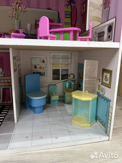 Домик кукольный с мебелью