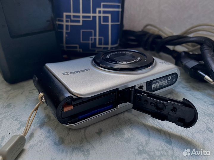 Компактный фотоаппарат canon