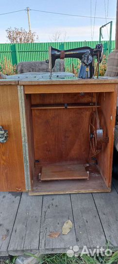 Швейная машинка механическая ножная