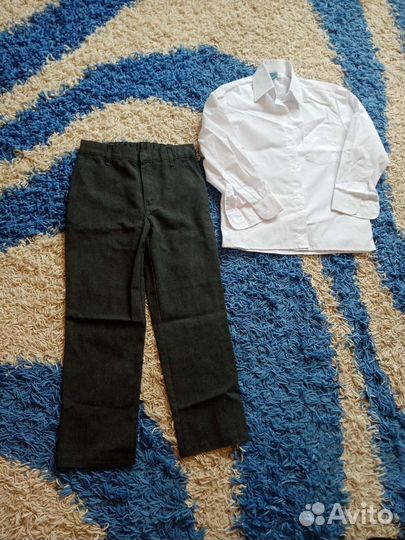 Белая рубашка и брюки