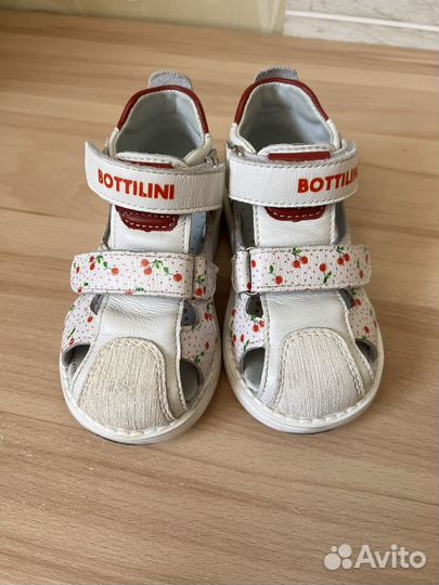 Сандалии для девочки bottilini 24