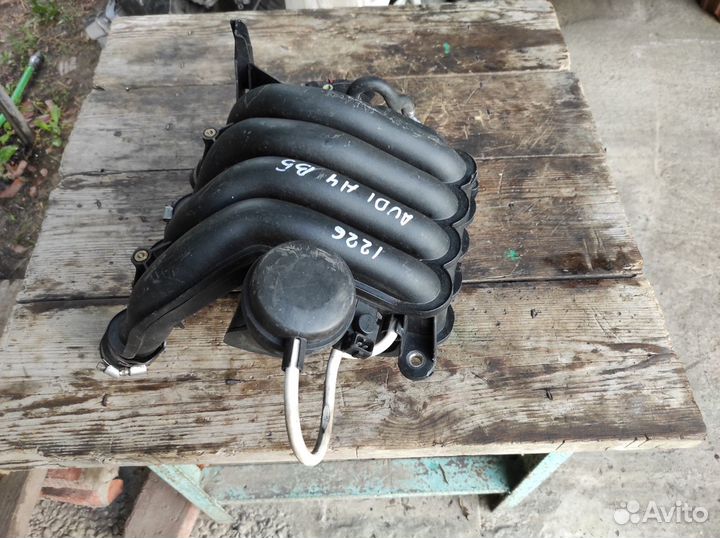 Впускной коллектор Audi A4 B5 1.6