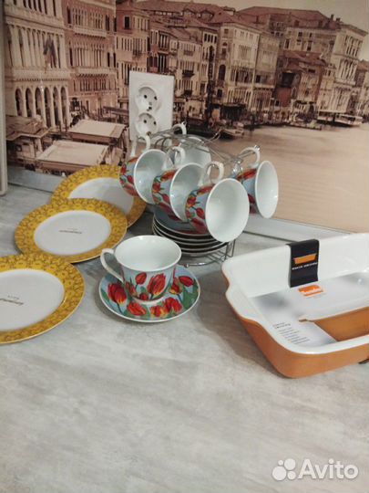 6 тарелок и жаровня