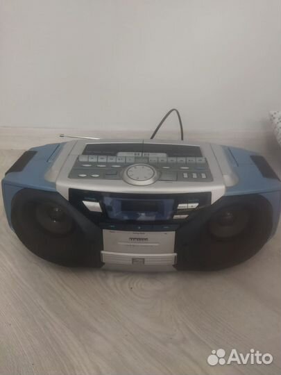 Магнитофон самсунг с касетами, cd диском, радио