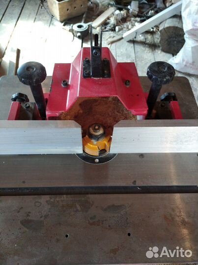 Вертикальный фрезерный станок