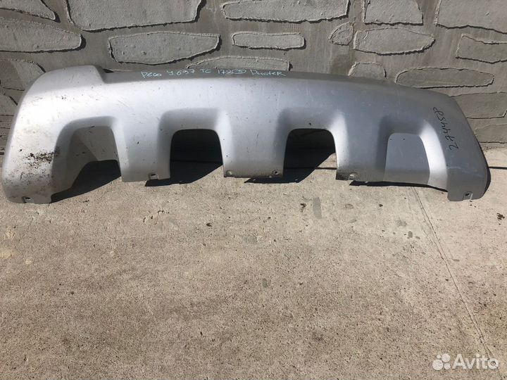 Накладка заднего бампера Renault Duster с 2011