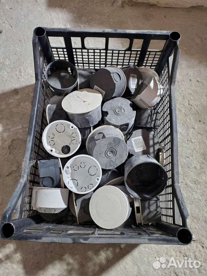 Розетки и выключатели