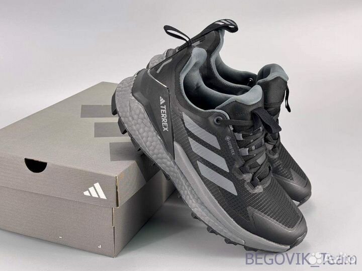 Кроссовки adidas terrex