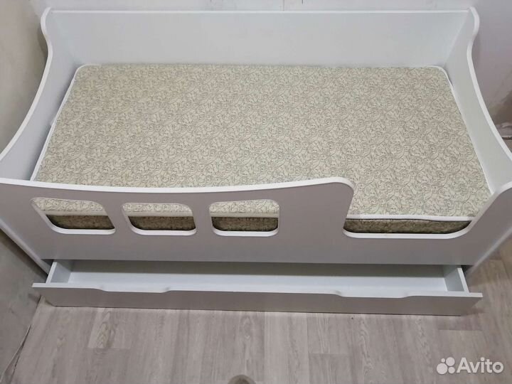 Детская кроватьс ящиком 160*80
