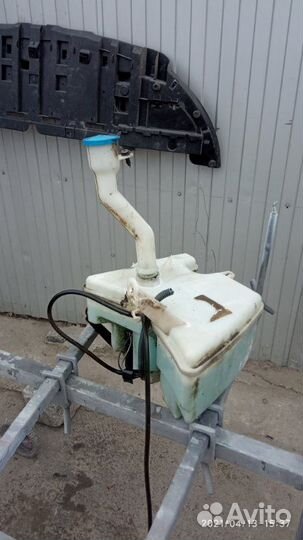 Бачок омывателя Toyota Corolla E150