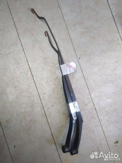 Поводок стеклоочистителя Hyundai Solaris 2012