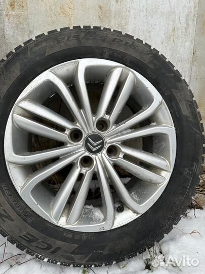 Pirelli Ice Zero 215/55 R16 97T