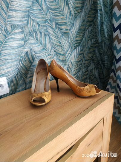 Туфли летние с открытом мыском на шпильке