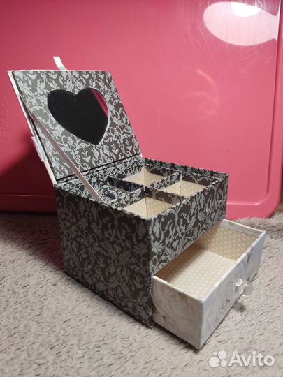 Шкатулка для украшений