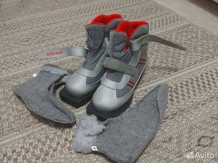 Лыжные ботинки