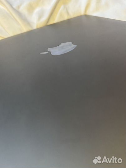 Apple MacBook air 13 m1