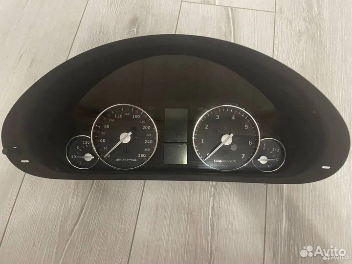 Панель приборов mercedes w 203 AMG stelis'