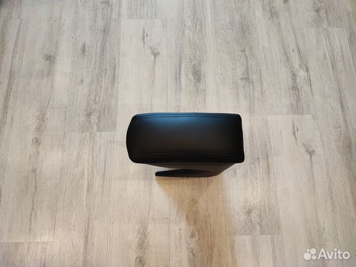 Подлокотник Рено Сандеро Степвей 2