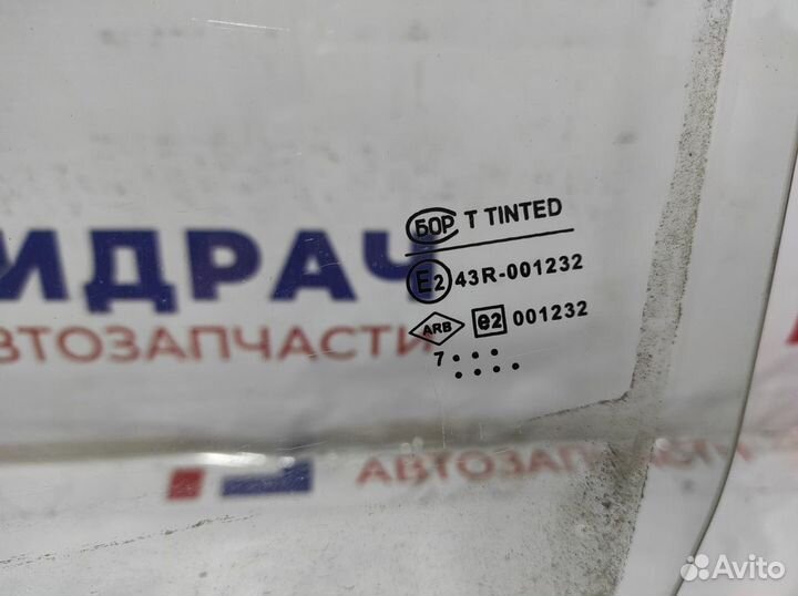 Стекло двери передней левой Renault Logan 82002405