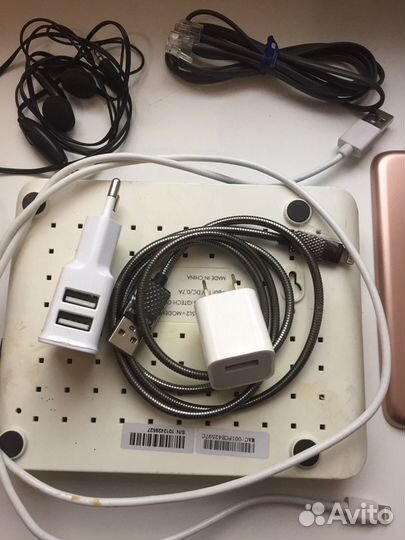 Пакет кабелей и зарядок + модем